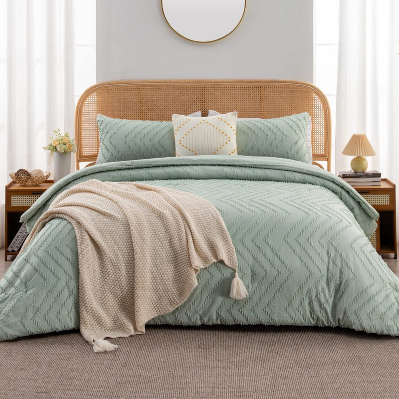 Litanika طقم لحاف Litanika Sage Green مقاس توأم/توأم مقاس XL، طقم لحاف معنقدة من قطعتين بوهو شيفرون، طقم سرير لجميع المواسم (لحاف مقاس 66 × 90 بوصة وغطاء وسادة واحد) - Image 1